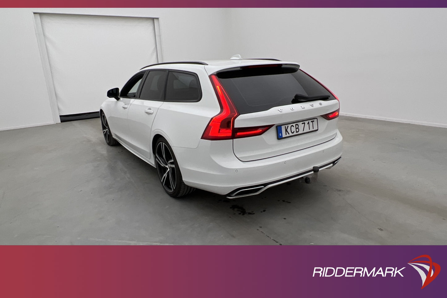 Volvo V90 D3e 150hk R-Design VOC Värm CarPlay Sensorer Drag