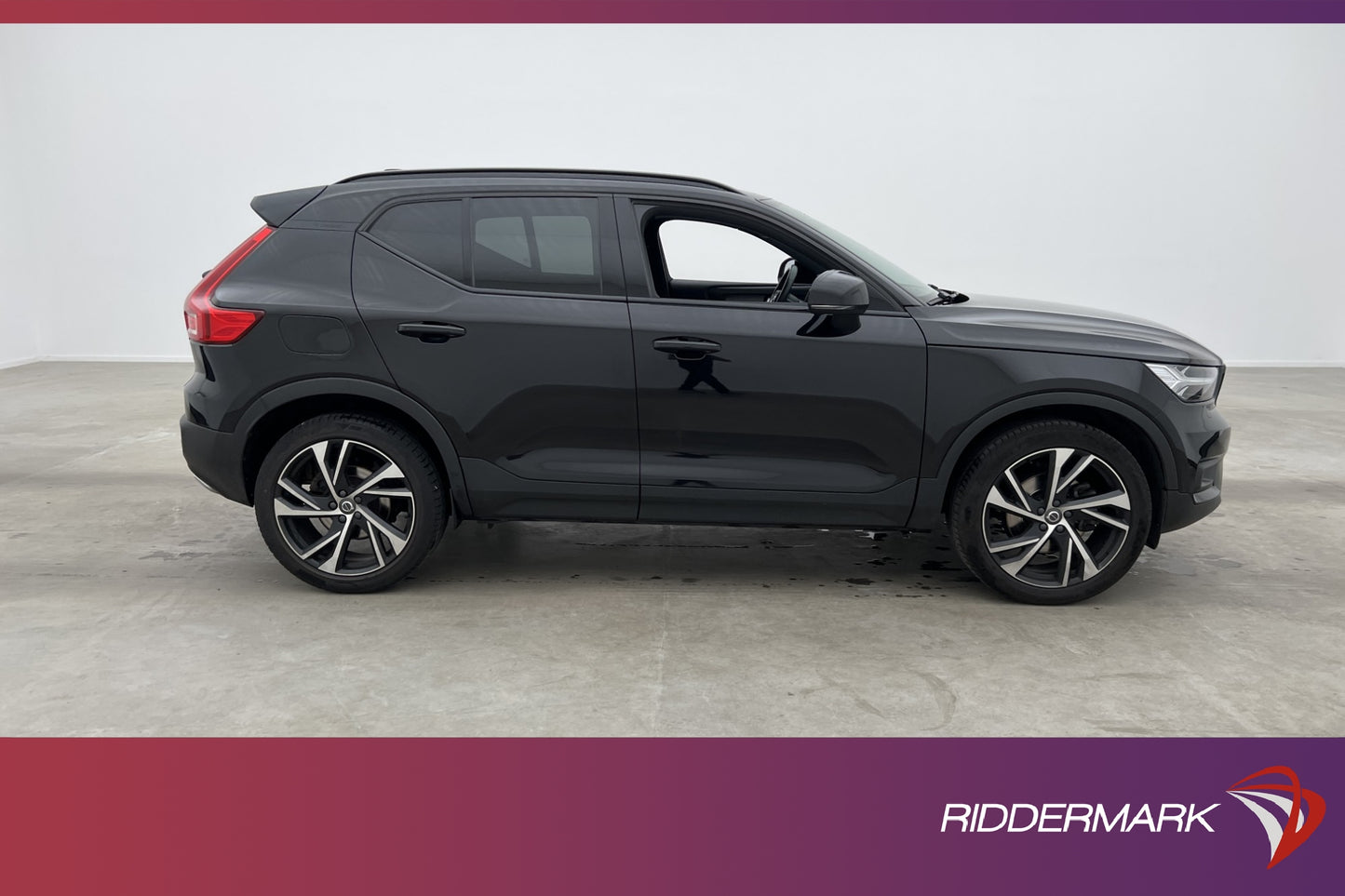 Volvo XC40 D4 AWD R-Design VOC Värmare Kamera Navi 20" Drag