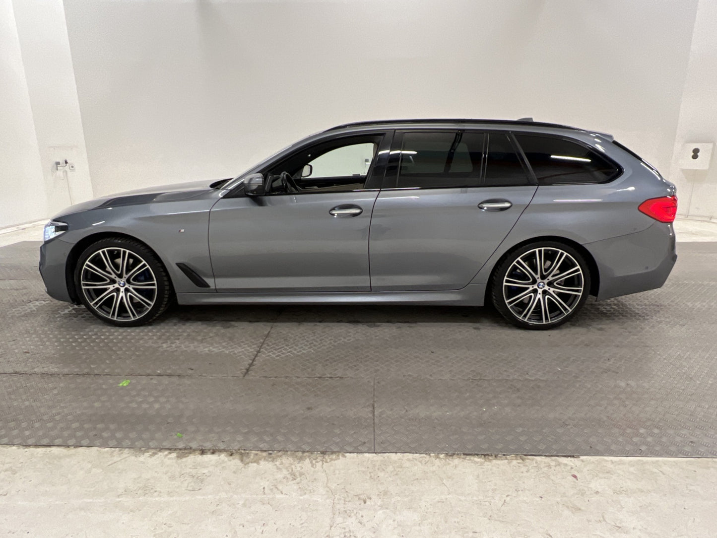 BMW 530d xDrive 265hk M Sport Innovation Pano B&W 360° Drag