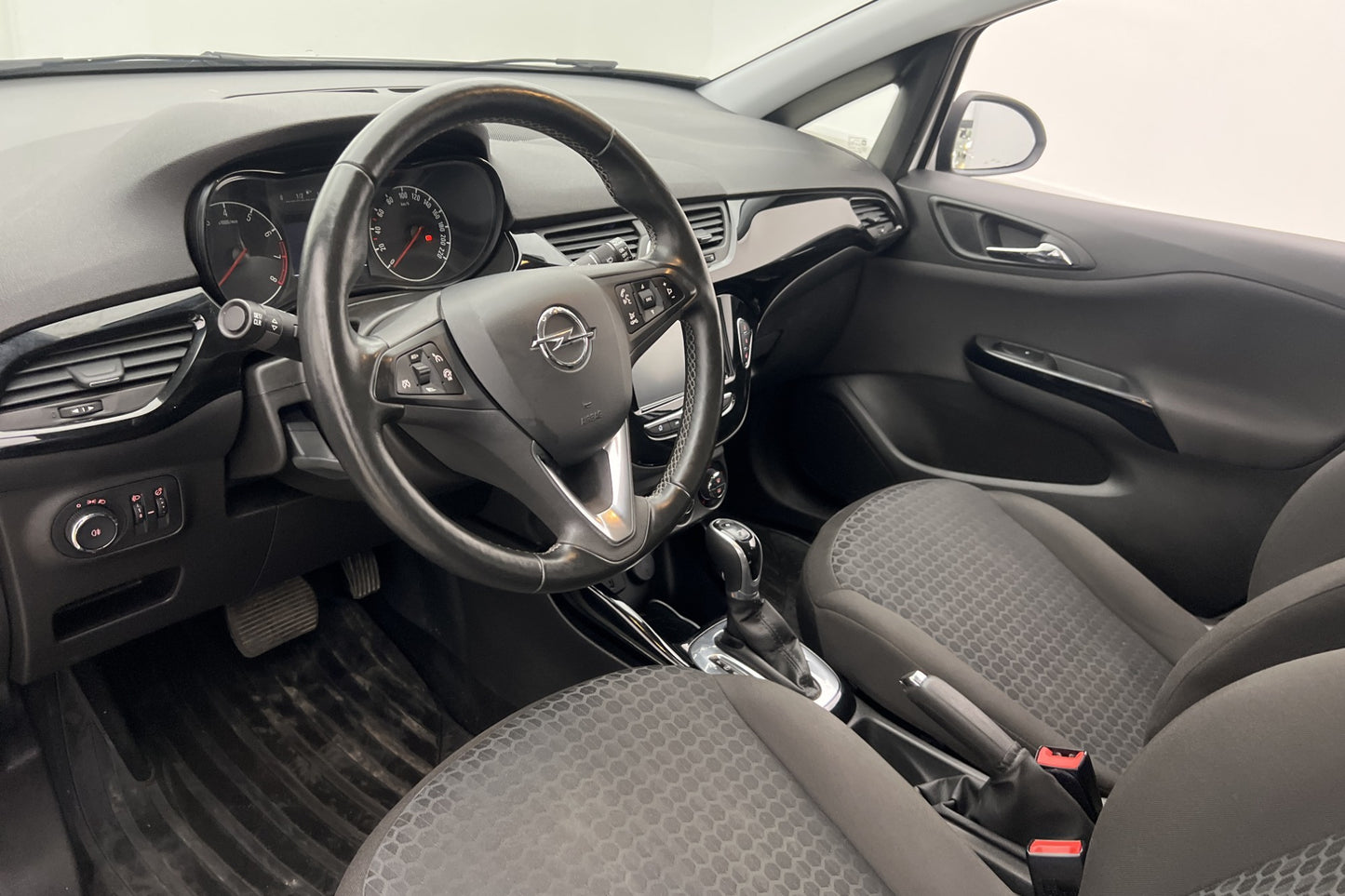 Opel Corsa 1.4 90hk Enjoy Sensorer Rattvärme Välservad