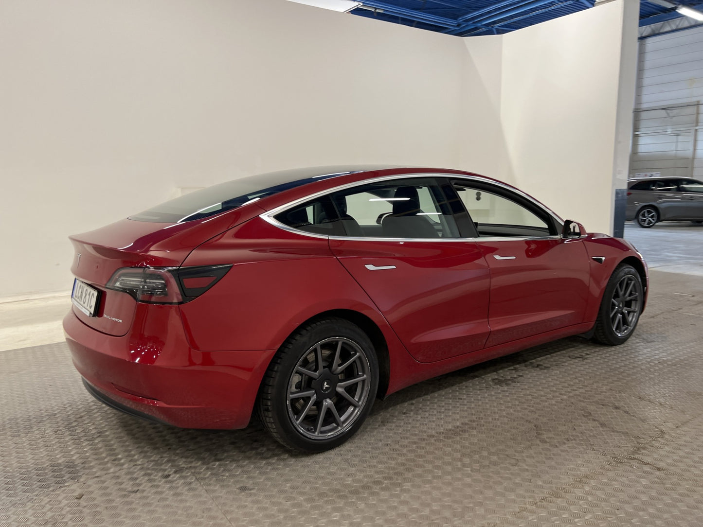 Tesla Model 3 Long Range AWD 440hk Svensksåld Moms