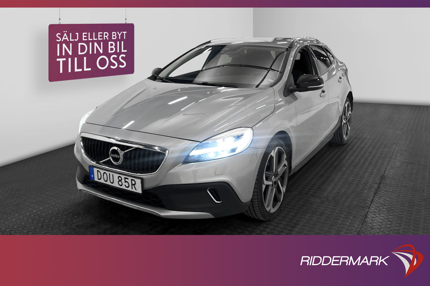 Volvo V40 Cross Country T3 152hk Momentum B-Kam Navi Drag