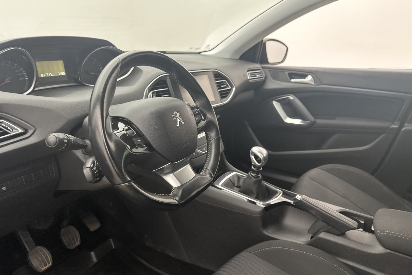 Peugeot 308 1.6 BlueHDI Active P-sensorer 120hk