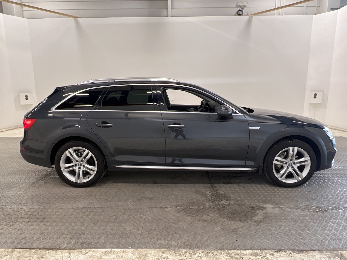 Audi A4 Allroad Quattro 2.0 TDI 190hk Proline Drag Värmare