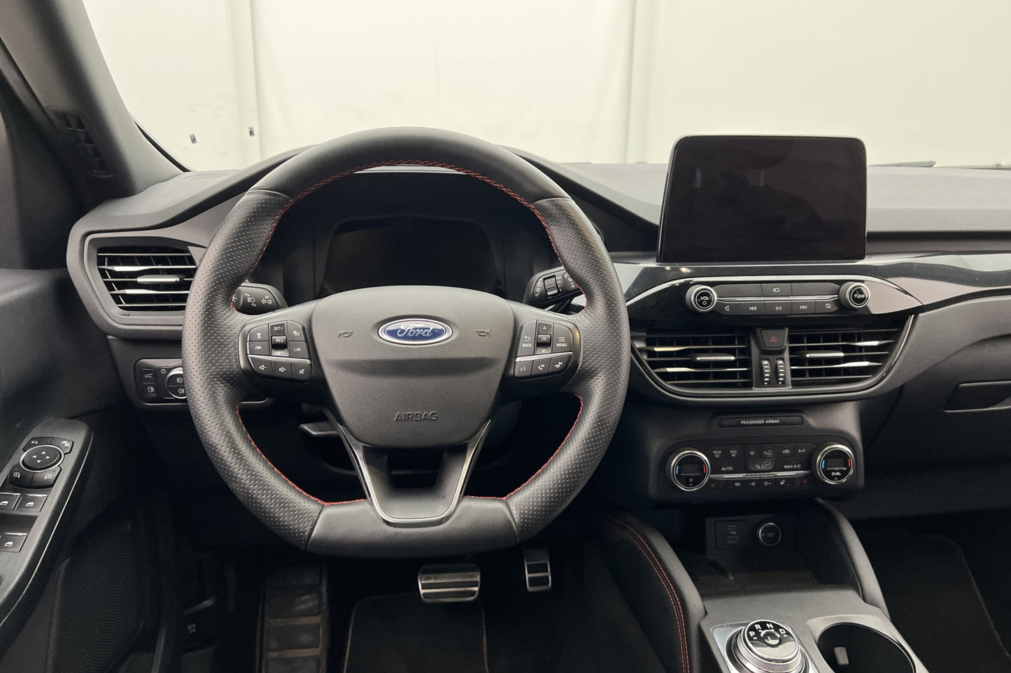 Ford Kuga Plug-In 225hk ST-Line B&O Kamera Navi CarPlay