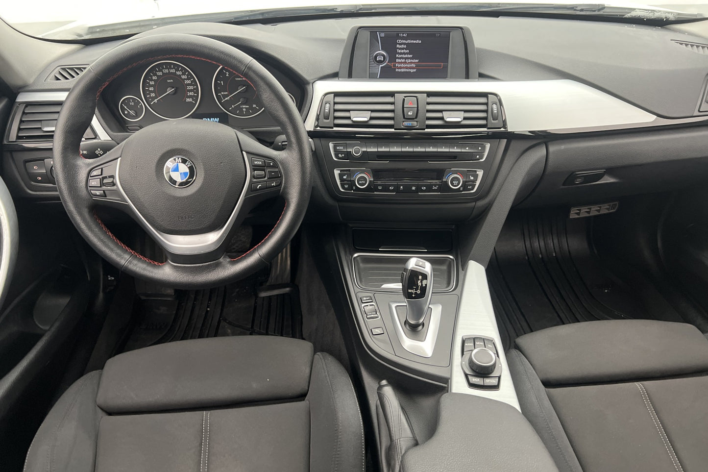 BMW 328 i xDrive Sedan 245hk Sport line Sensorer Rattvärme