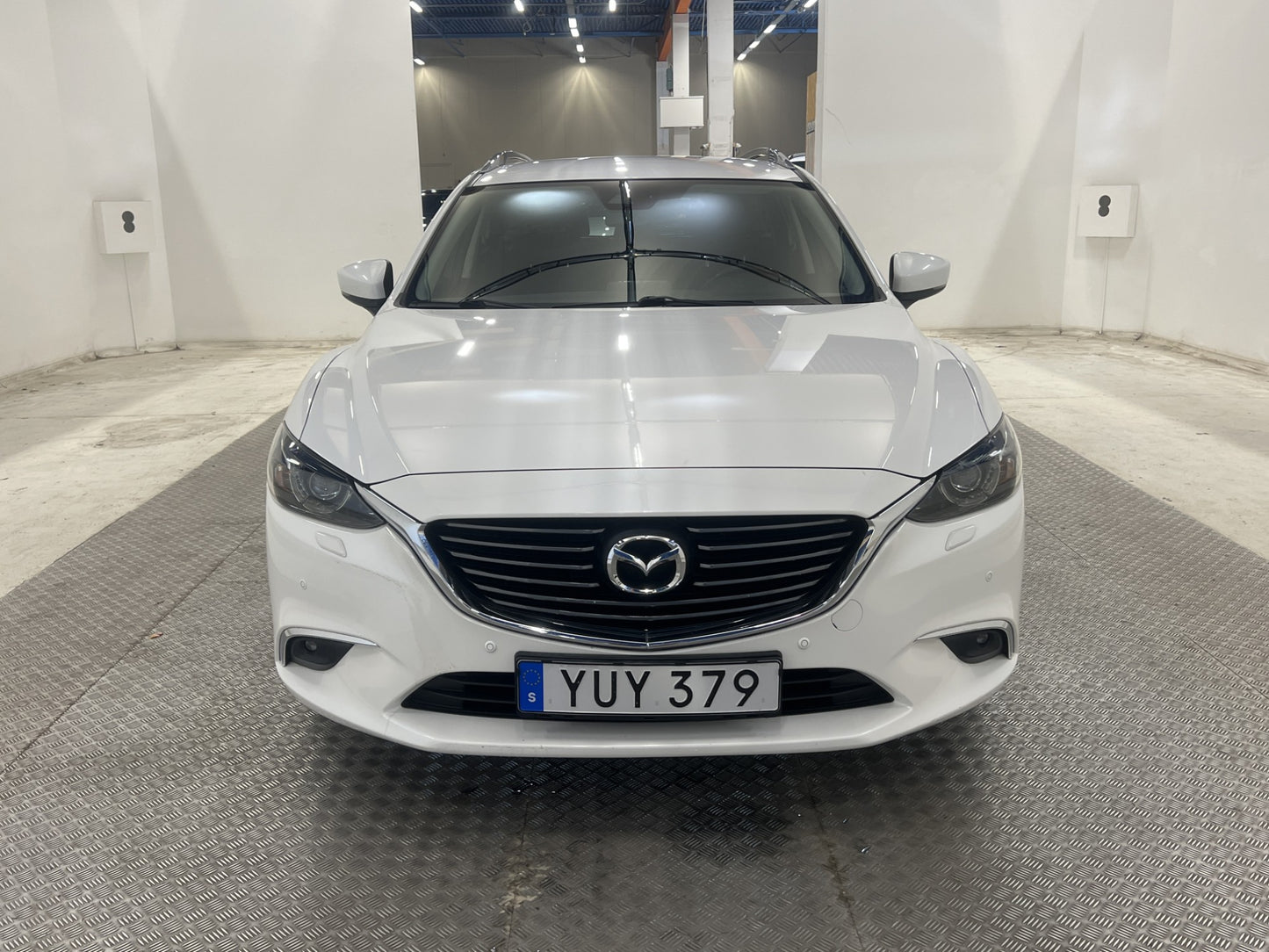 Mazda 6 Wagon 2.0 165 hk P-sensorer Dragkrok Navi Låg skatt