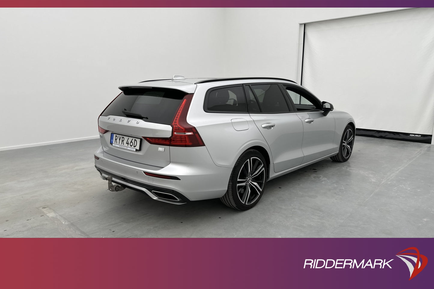 Volvo V60 T8 Recharge 456hk R-Design Pano Drag H/K 18,8 kWh