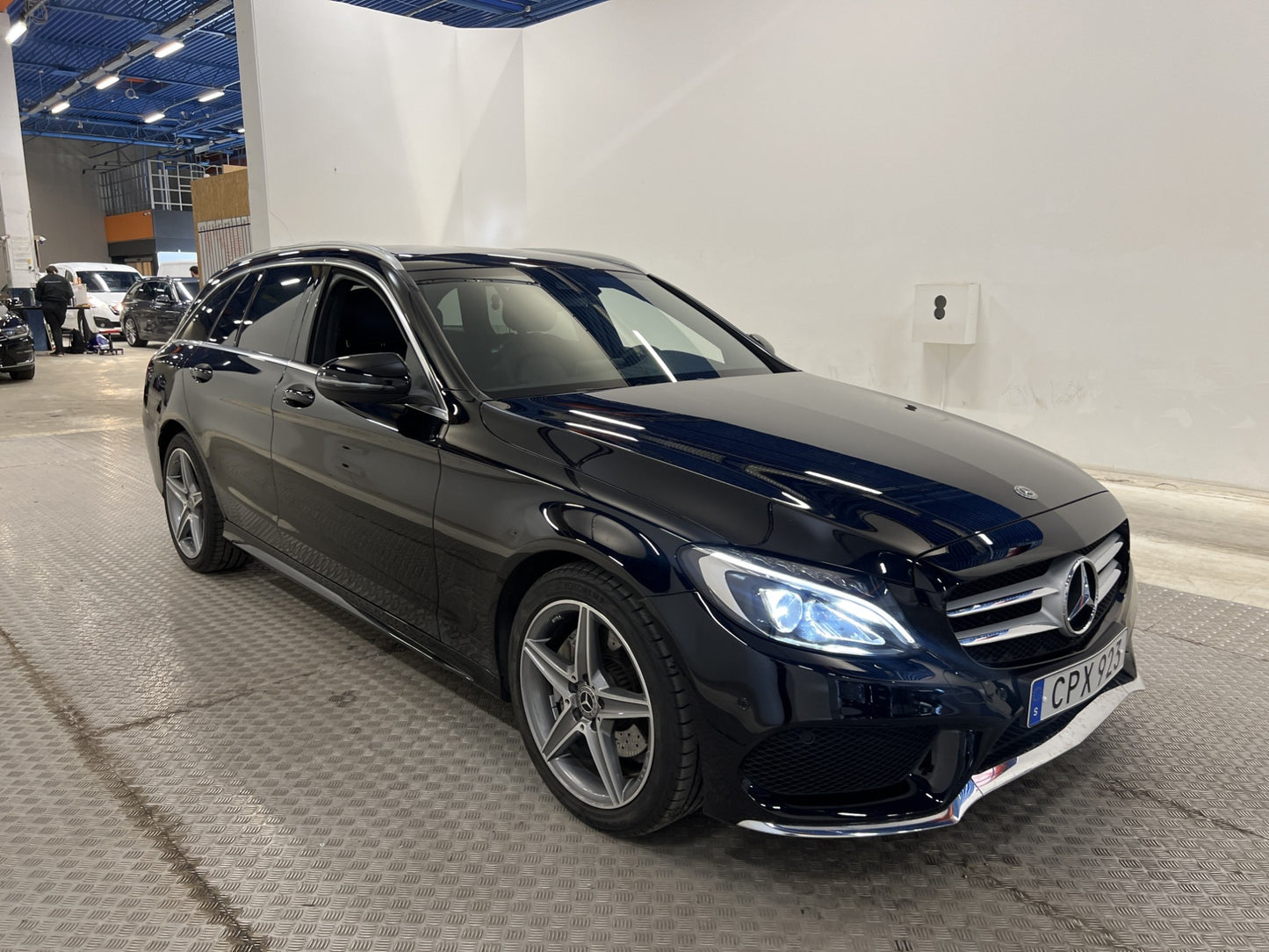 Mercedes-Benz C 220 d 4M AMG Panorama Värmare Drag Skinn