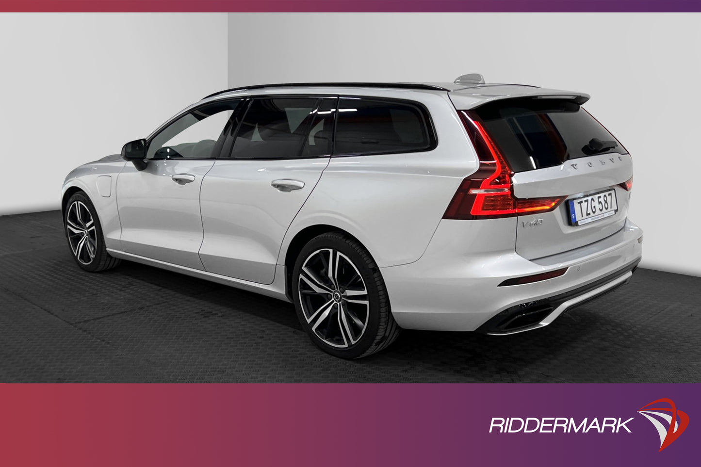 Volvo V60 T8 TwEn AWD Recharge 392hk R-Design Pano B&W 360°