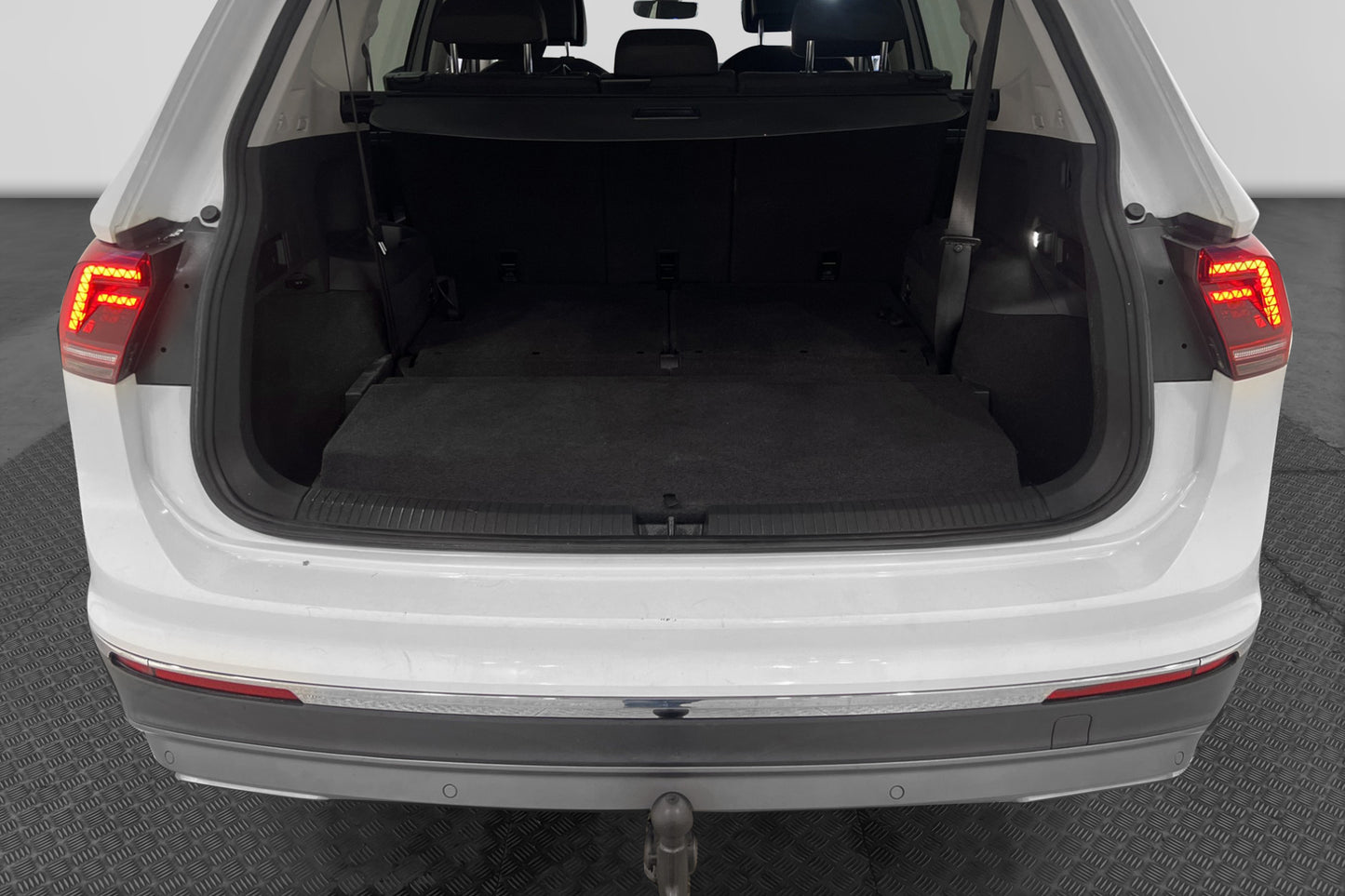 Volkswagen Tiguan Allspace 4M 7-Sits Cockpit Bkamera Drag