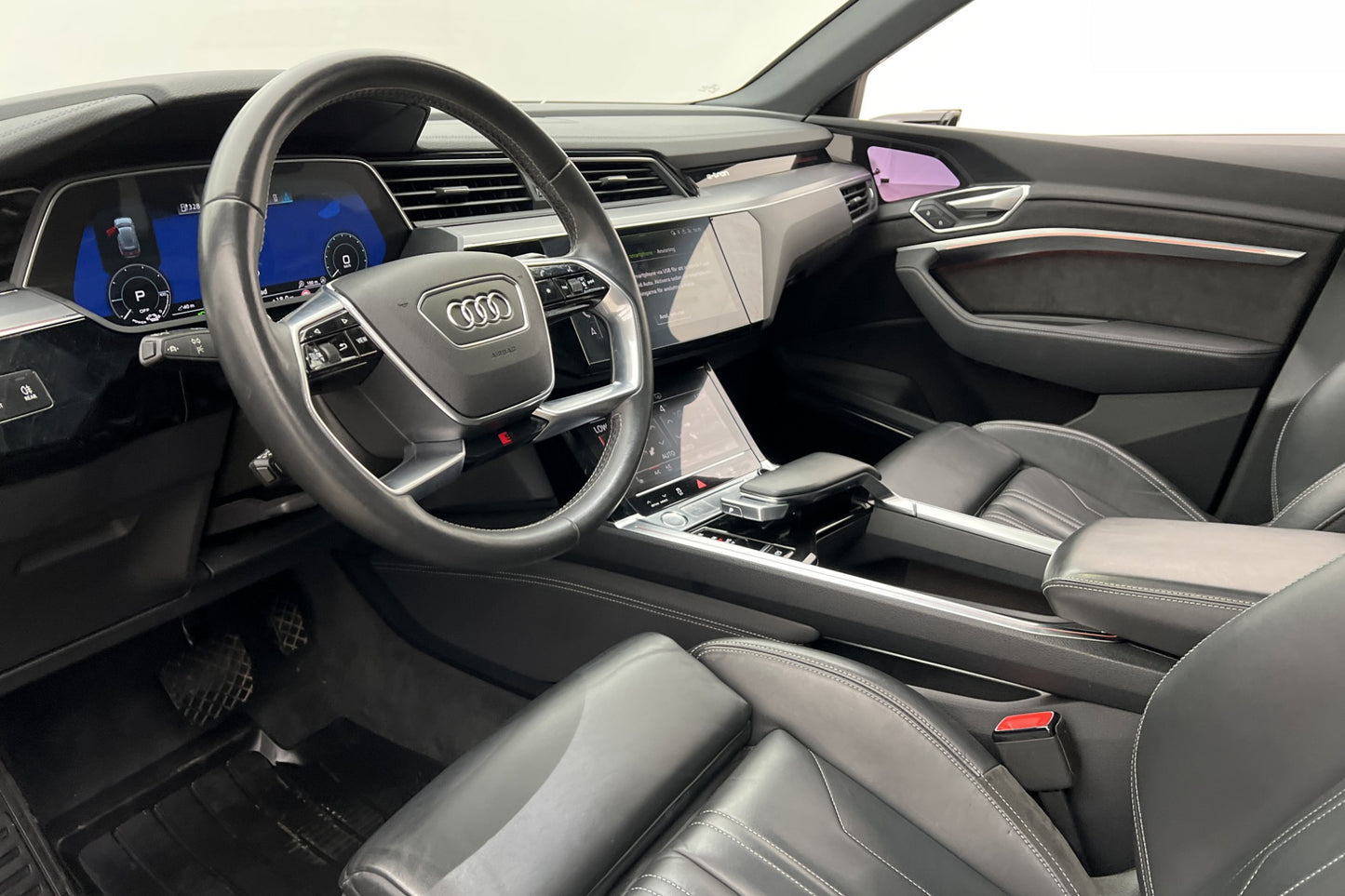 Audi E-Tron Quattro 55 S Line 3D Kamera Pano Skinn B&O Drag