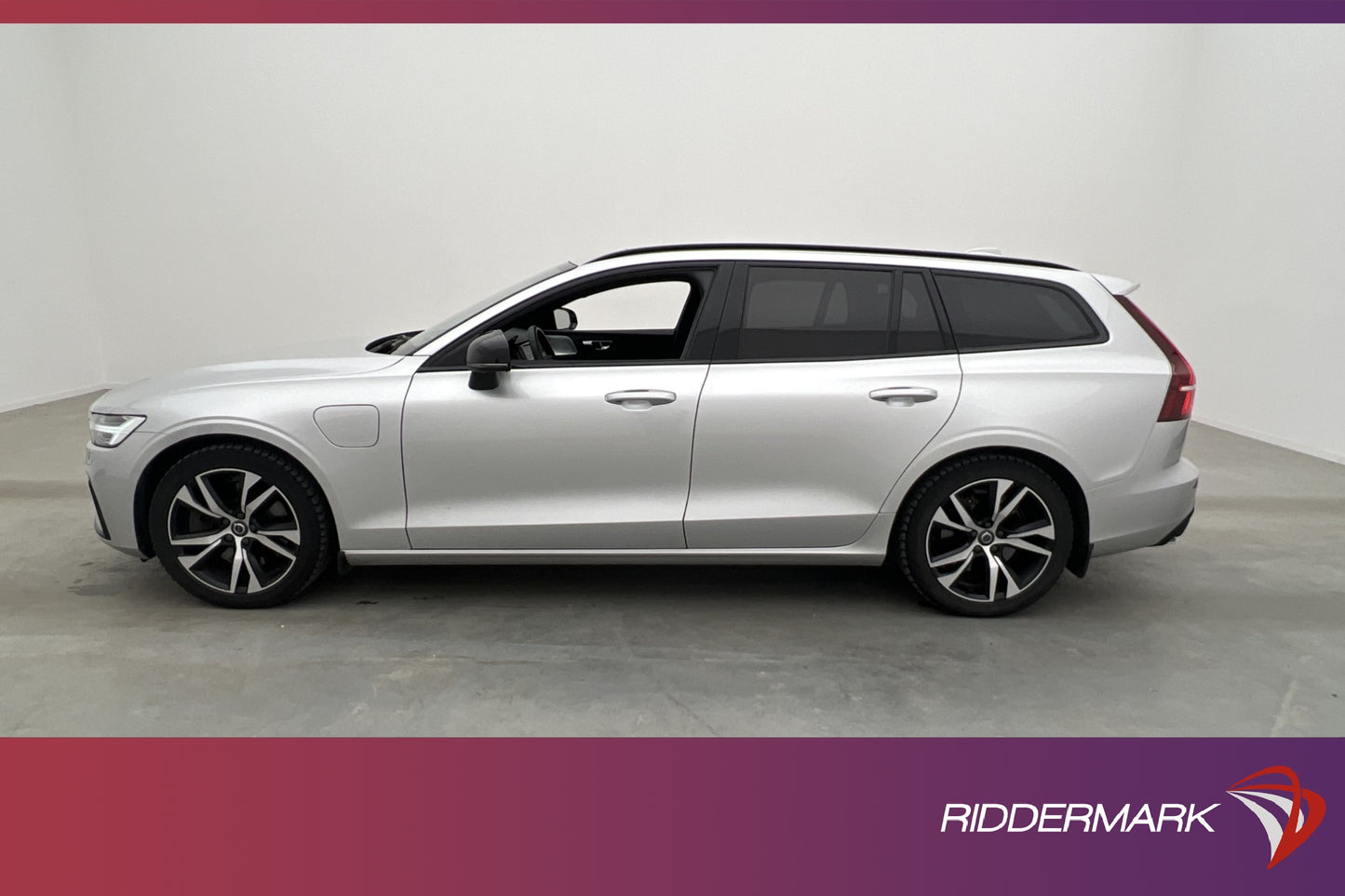 Volvo V60 Recharge T8 AWD R-Design VOC Pano B&W HUD 360 Drag