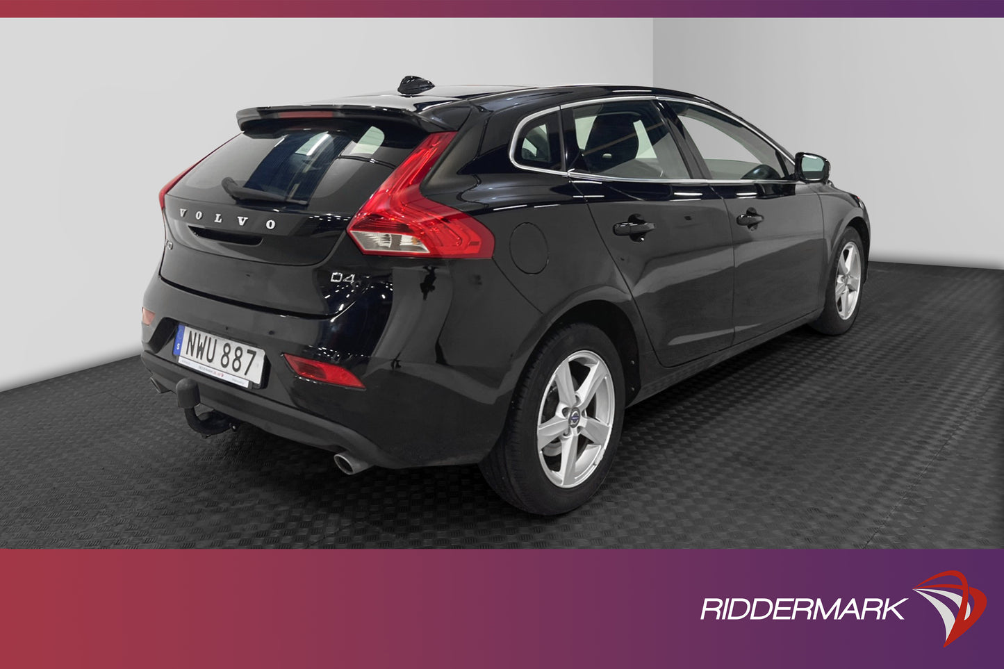 Volvo V40 D4 190hk Momentum Pano D-värm PDC VOC 0,37l/mil