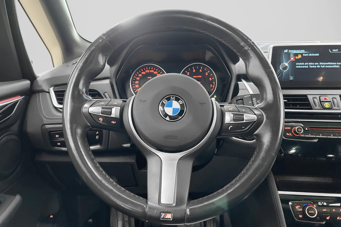 BMW 225xe Active Tourer 224hk Pano HUD Skinn B-kamera Navi