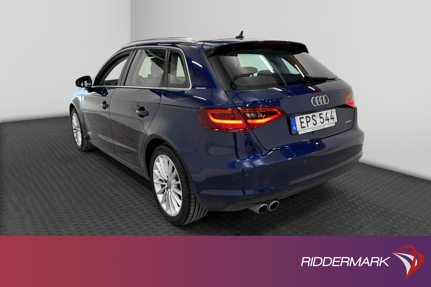 Audi A3 2.0 TDI Q 184hk D-värmare T-lucka Halvskinn Nyservad