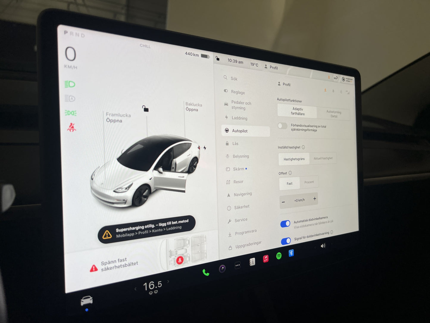 Tesla Model 3 Long Range AWD 440hk Svensksåld Autopilot