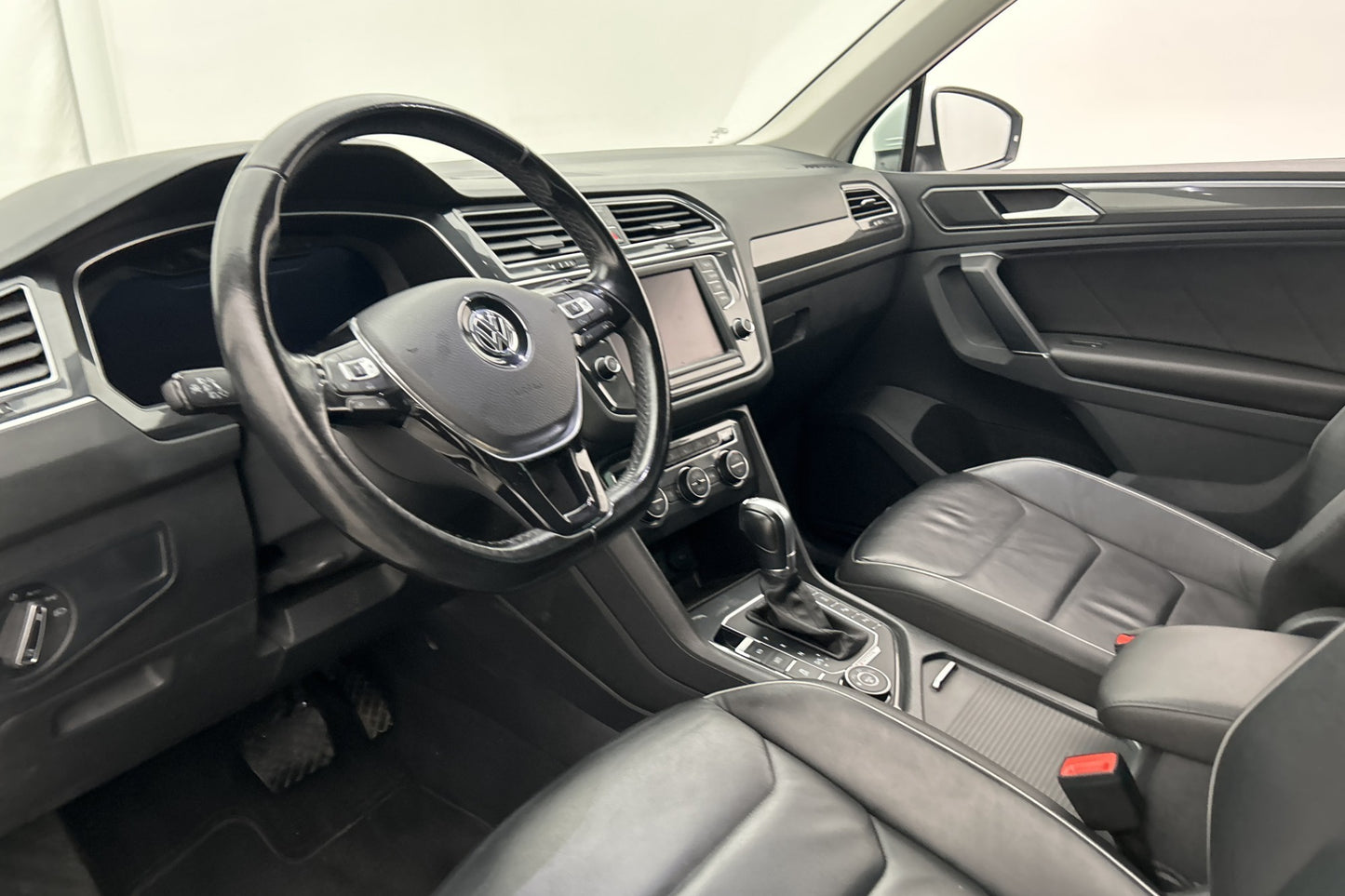 Volkswagen Tiguan 2.0 TDI 4M R-Line Cockpit Värm Kamera Drag