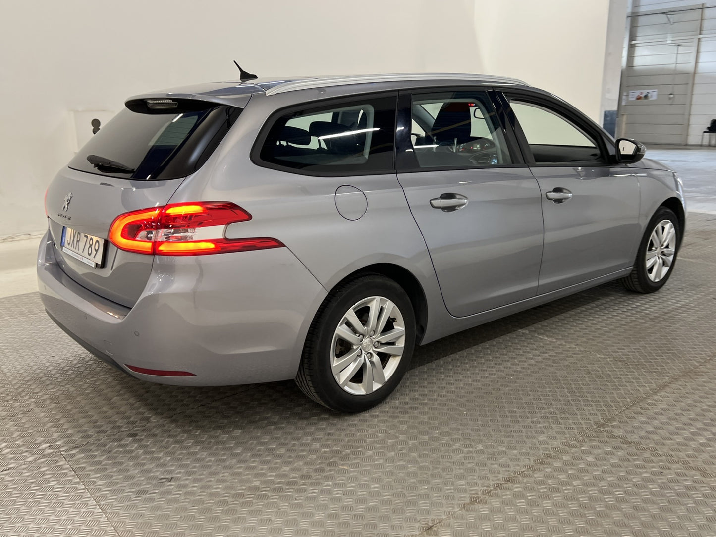 Peugeot 308 SW 1.2 e-THP 110hk  Active Pano P-sensor 1-ägare