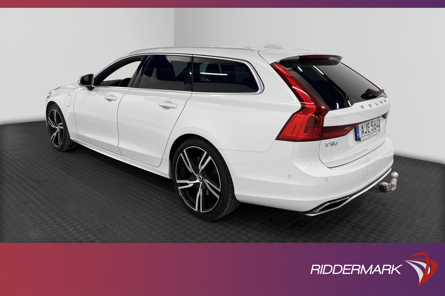 Volvo V90 T8 TwEn AWD 392HK R-Design Pano B&W 360* Drag