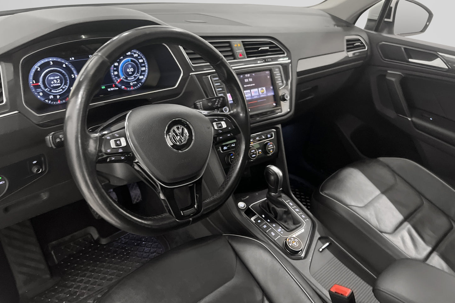 Volkswagen Tiguan 2.0 TDI 4M GT DVärm Cockpit Pano HUD Skinn