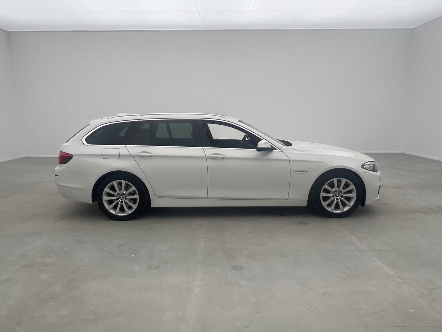 BMW 520d 190hk xDrive  Pano H/K Drag Skinn 0.50l/mil