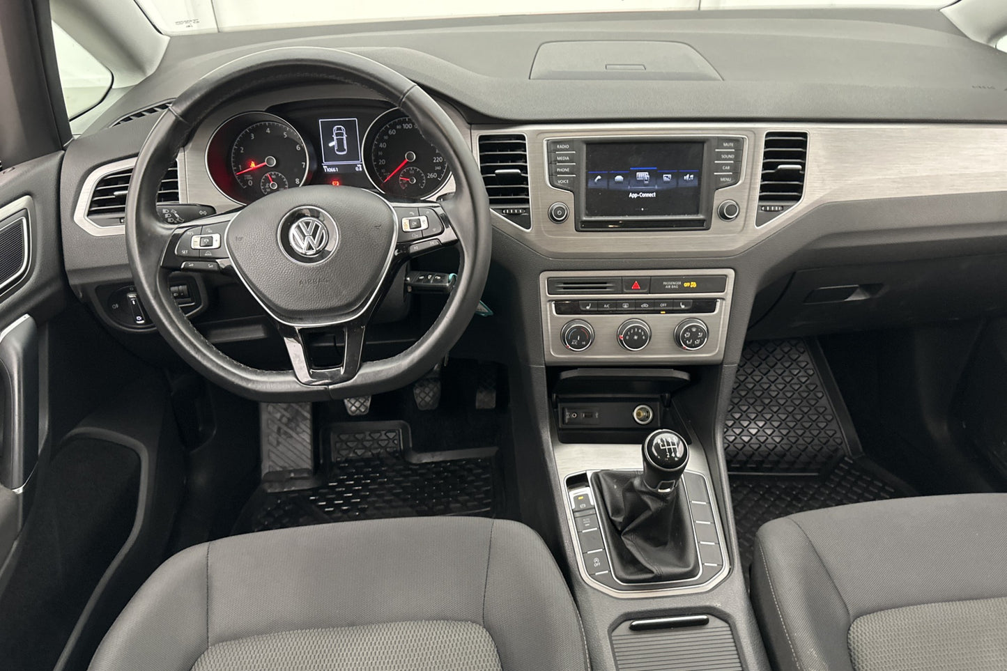 Volkswagen Golf Sportsvan TSI 110hk Värmare CarPlay Välserv