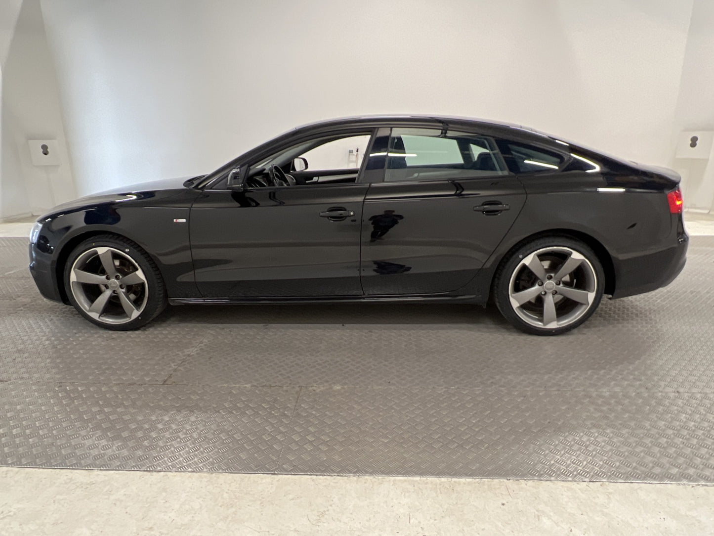 Audi A5 Sportback 1.8 TFSI 177hk S-Line Sensorer RS-fälgar