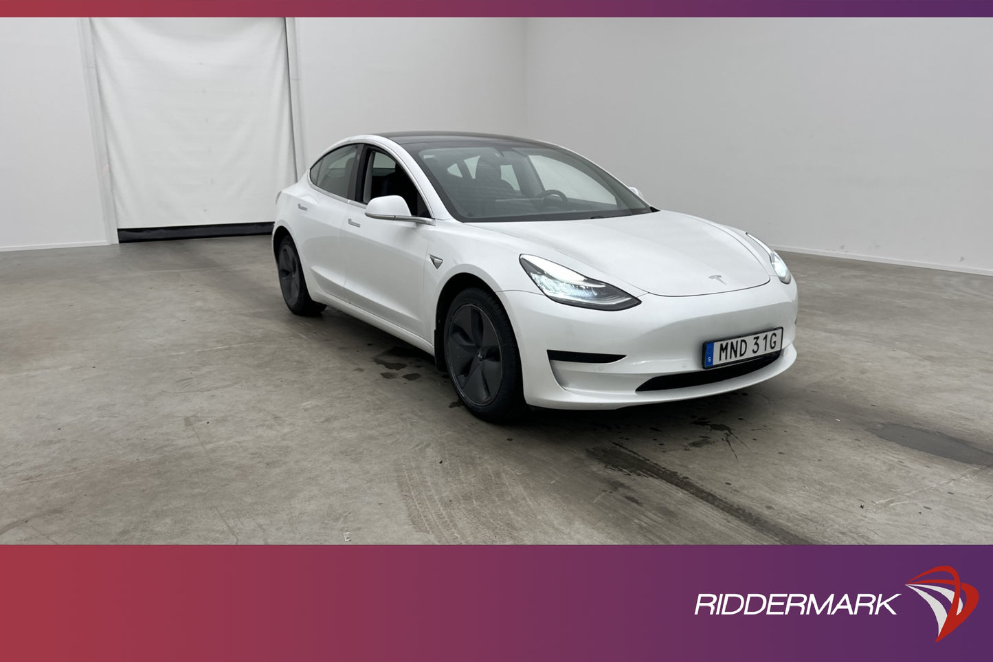 Tesla Model 3 Standard Range Plus 258hk AP Pano Svensksåld