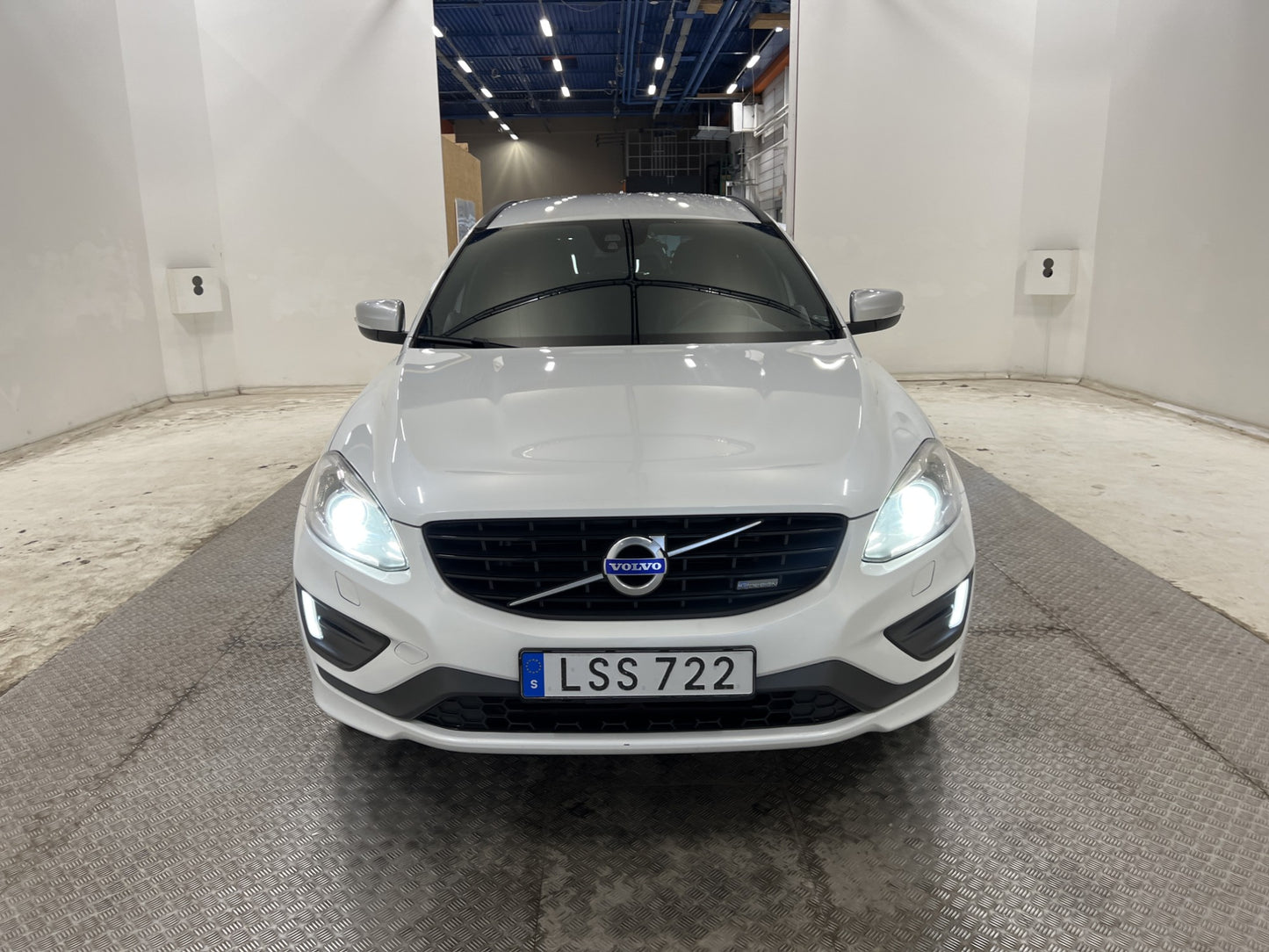 Volvo XC60 D4 181hk AWD R-Design D-Värm VOC Skinn Navi Drag