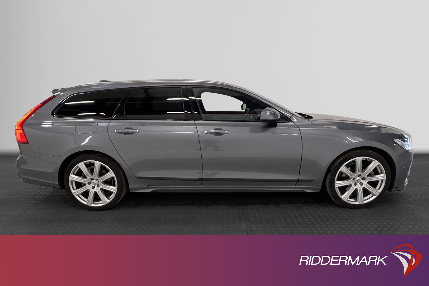 Volvo V90 D5 AWD 235hk Inscription VOC B&W Pano 360° Navi