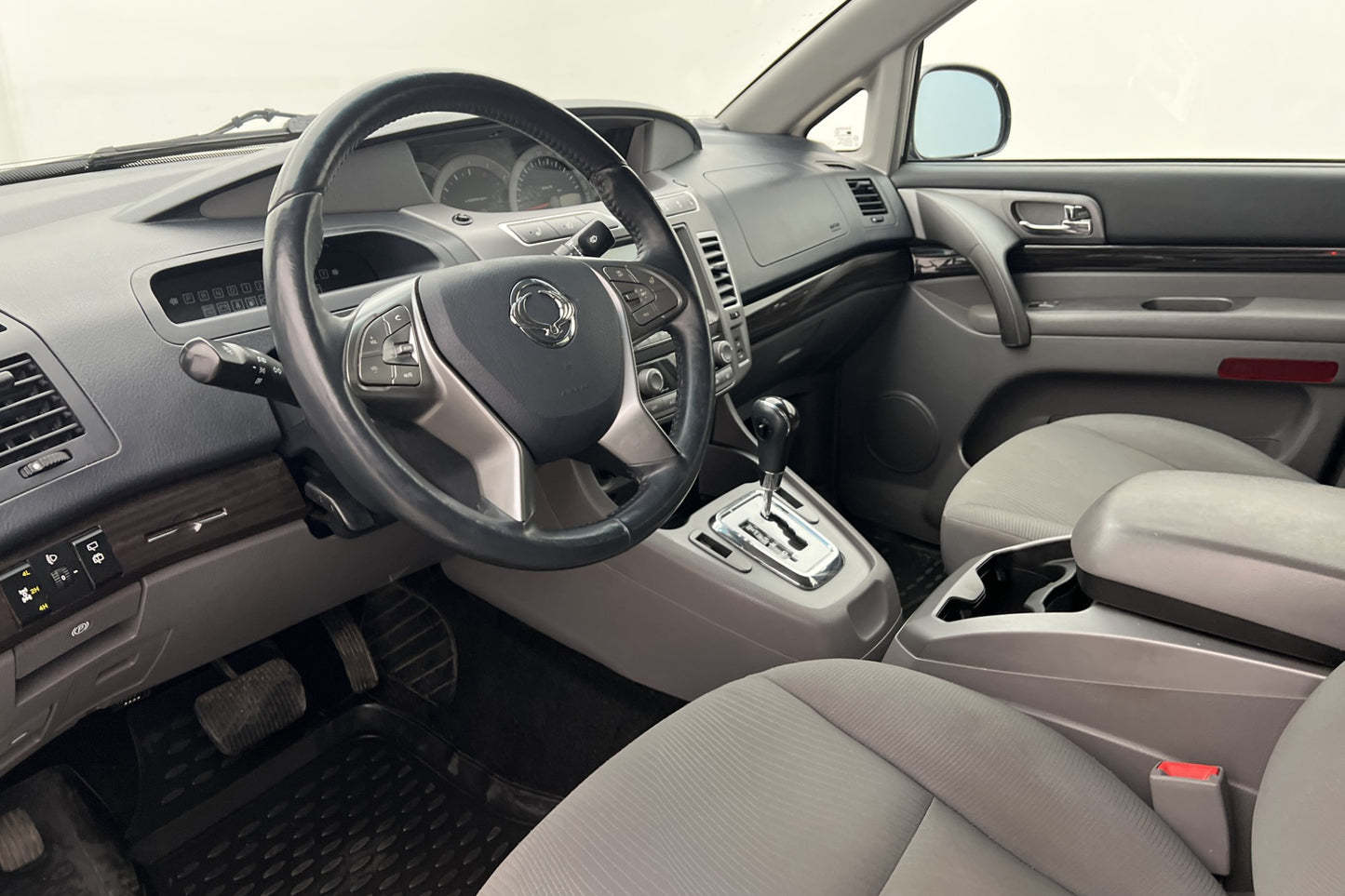 SsangYong Rodius 2.2 e-XDi 4WD 178hk 7-Sits Kamera Välservad