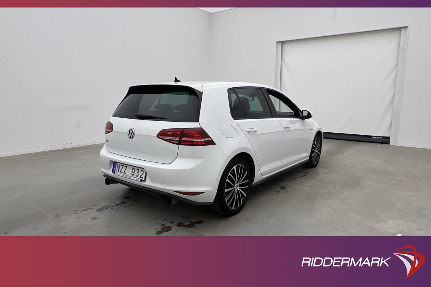 Volkswagen Golf GTI Performance 2.0 TSI Pano B-kamera 230hk