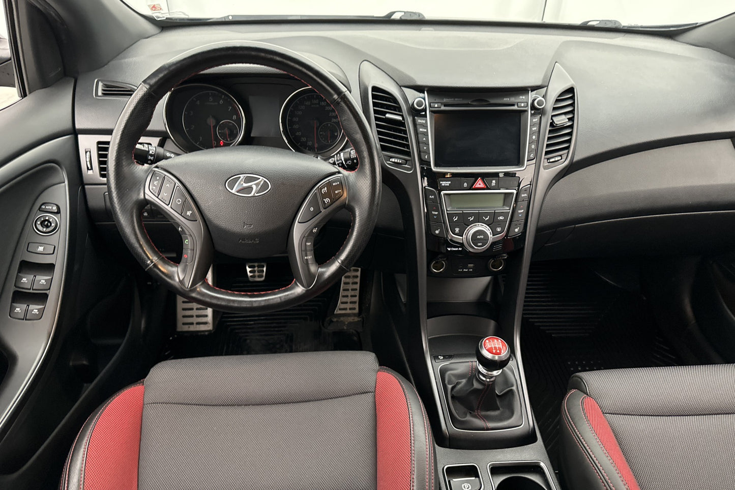 Hyundai i30 1.6 GDI 186hk Premium Kamera Navi Välservad