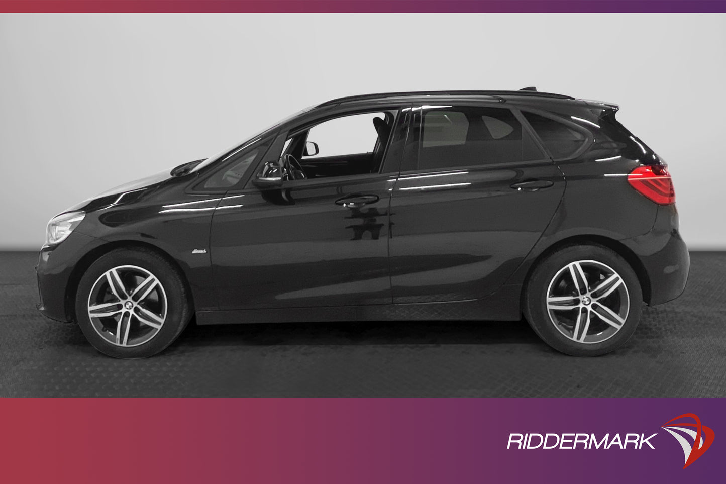 BMW 220d xDrive Active Tourer HUD B-kamera Navi Drag Keyless