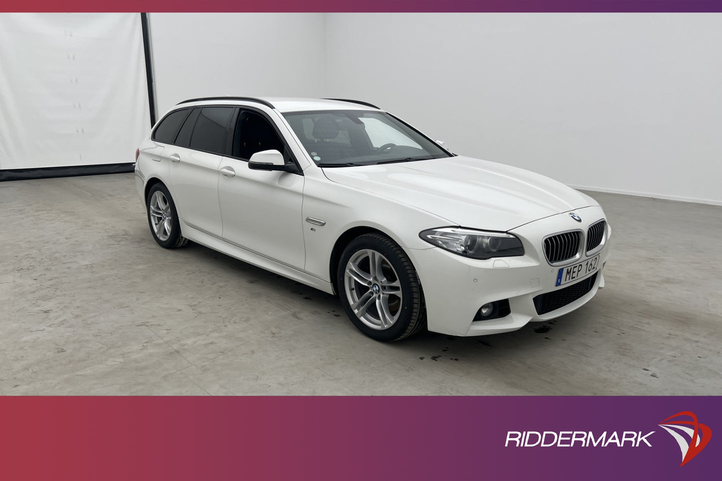 BMW 520d 190hk xDrive M-Sport B-Kamera HiFi Navi Skinn Drag