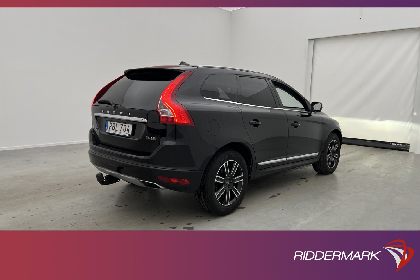 Volvo XC60 D4 AWD Summum VOC Navi Sensorer BLIS Drag