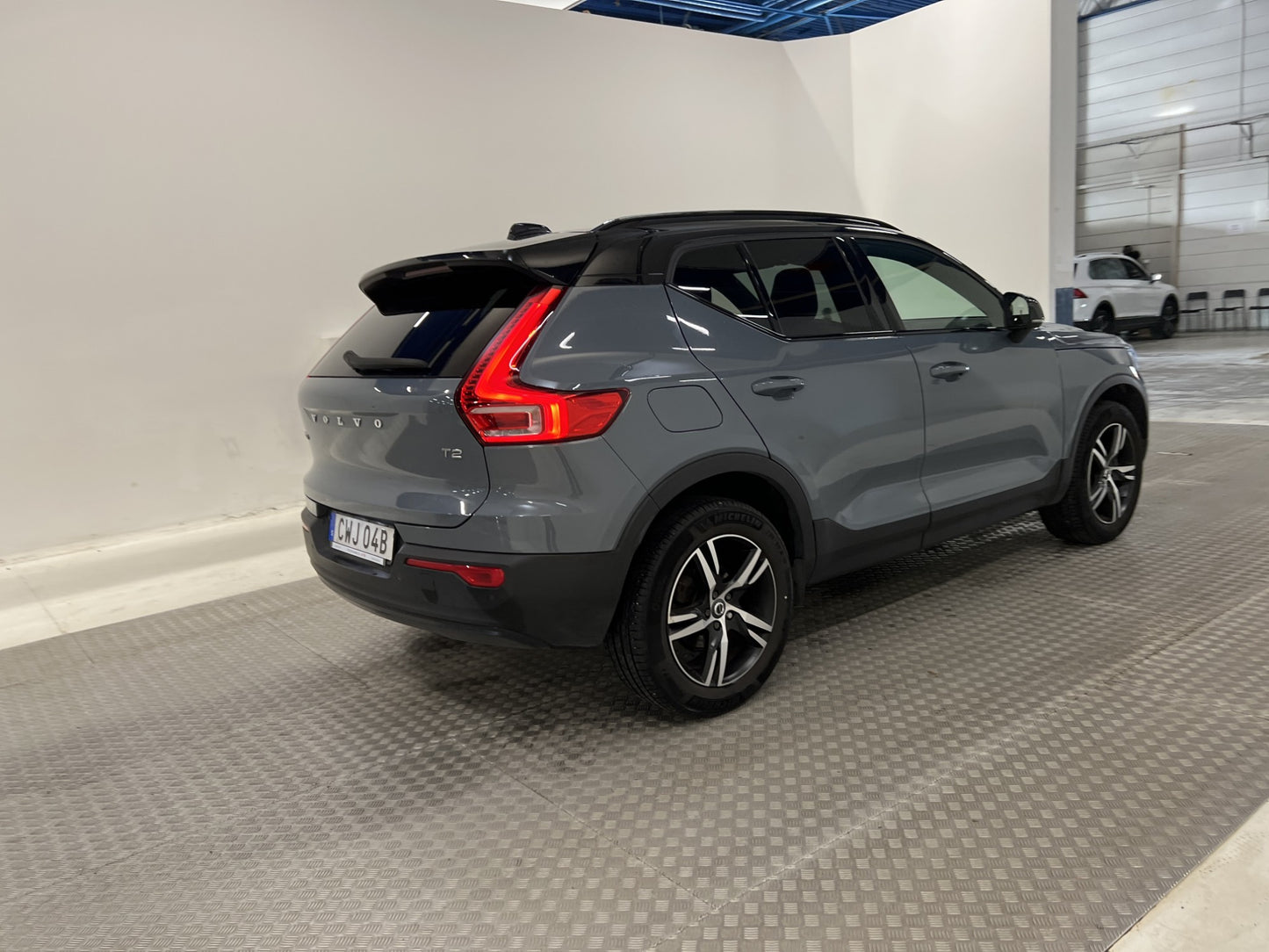 Volvo XC40 T2 129hk R-Design VOC Värmare Kamera Navi Carplay