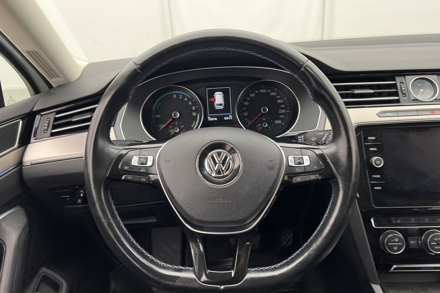 Volkswagen Passat GTE 218hk Executive Kamera CarPlay Drag