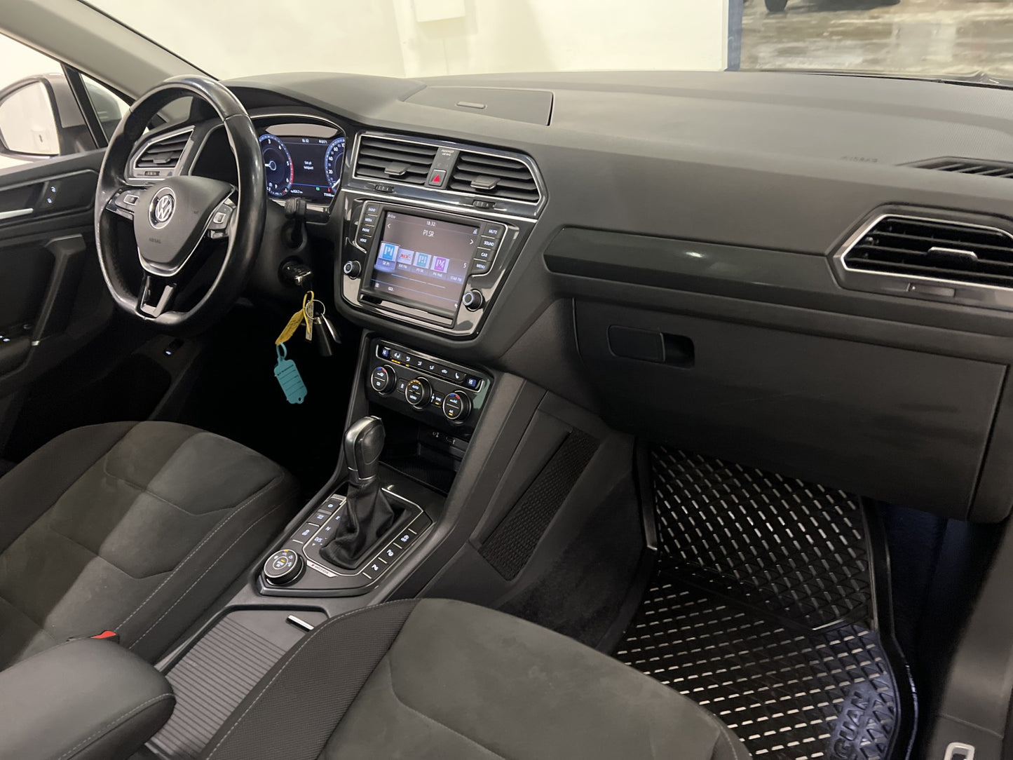 Volkswagen Tiguan 2.0 TDI 4M Cockpit D-Värm Pano B-Kamera