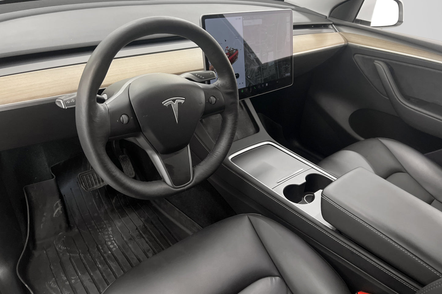 Tesla Model Y Long Range AWD 345hk Svensksåld Autopilot