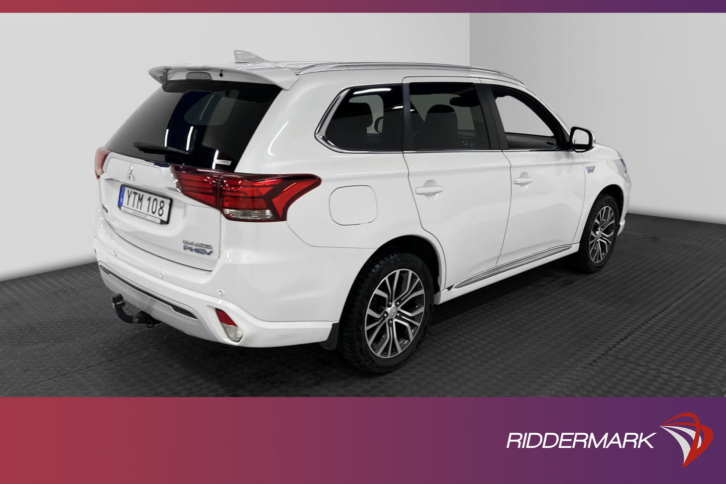 Mitsubishi Outlander P-HEV Hybrid 4WD Business X 360° Drag