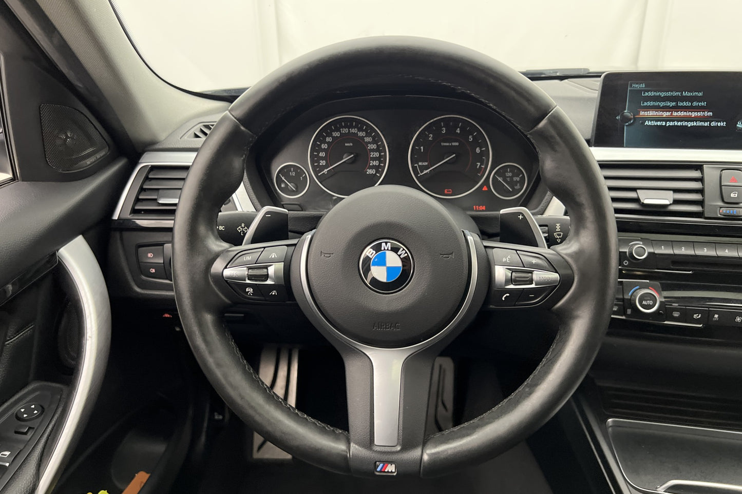 BMW 330e Sedan 252hk Sport line Taklucka Kamera Navi H/K