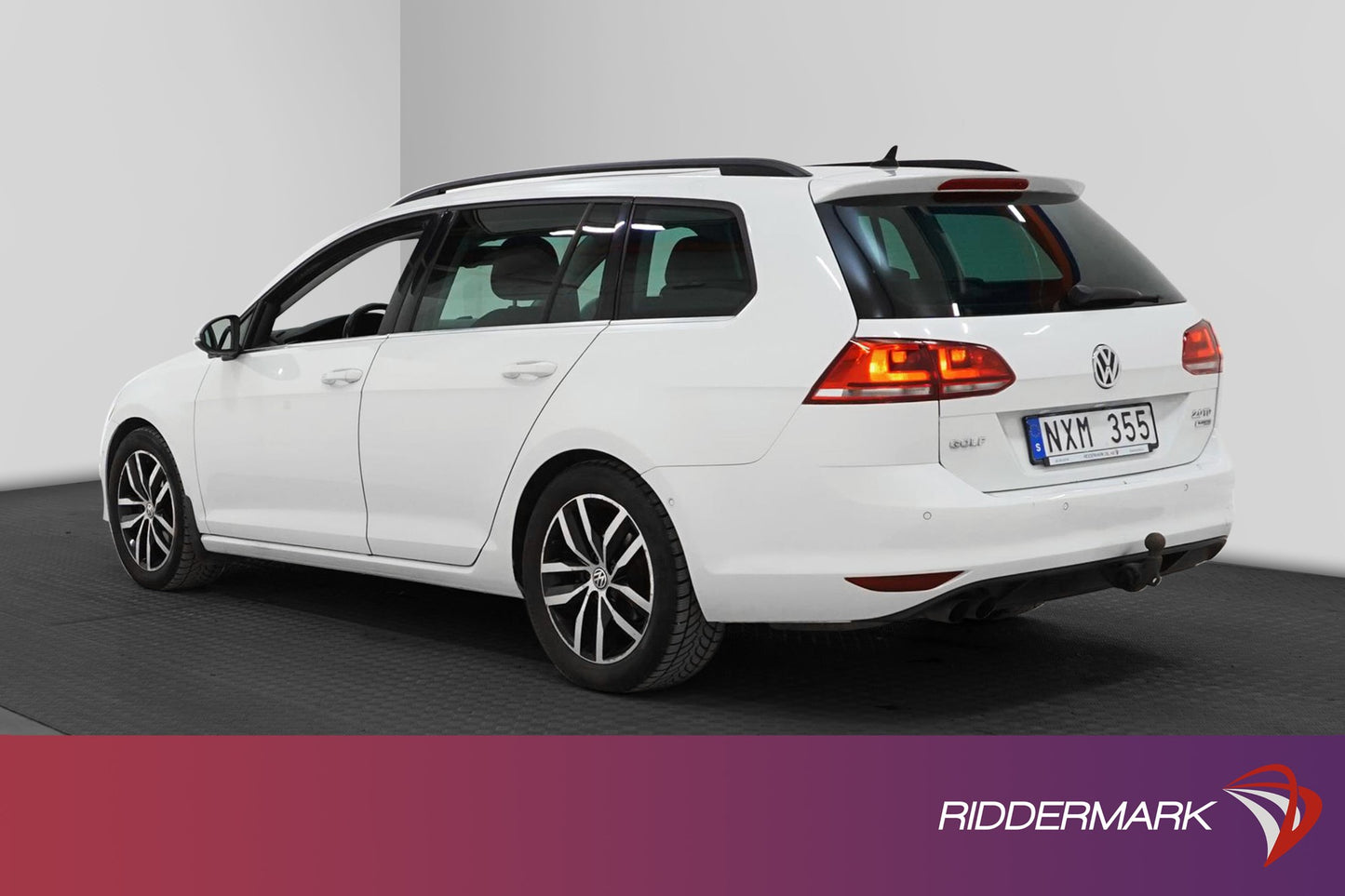 Volkswagen Golf 2.0 TDI 150hk DSG D-värm Dragkrok Panorama