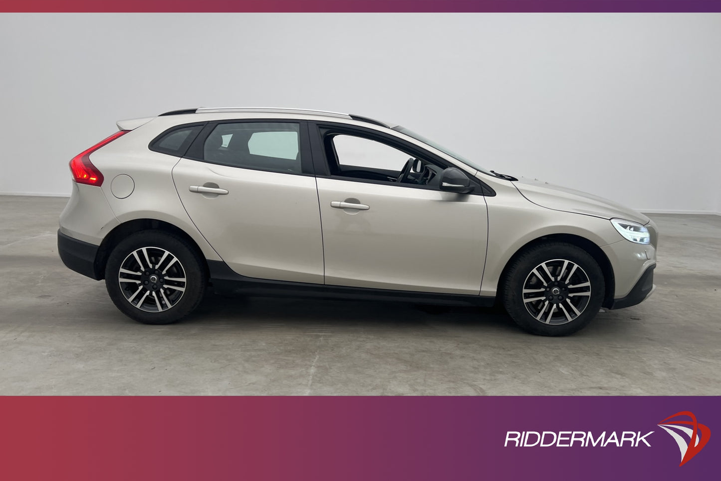 Volvo V40 Cross Country D2 120hk Momentum VOC D-Värm Drag