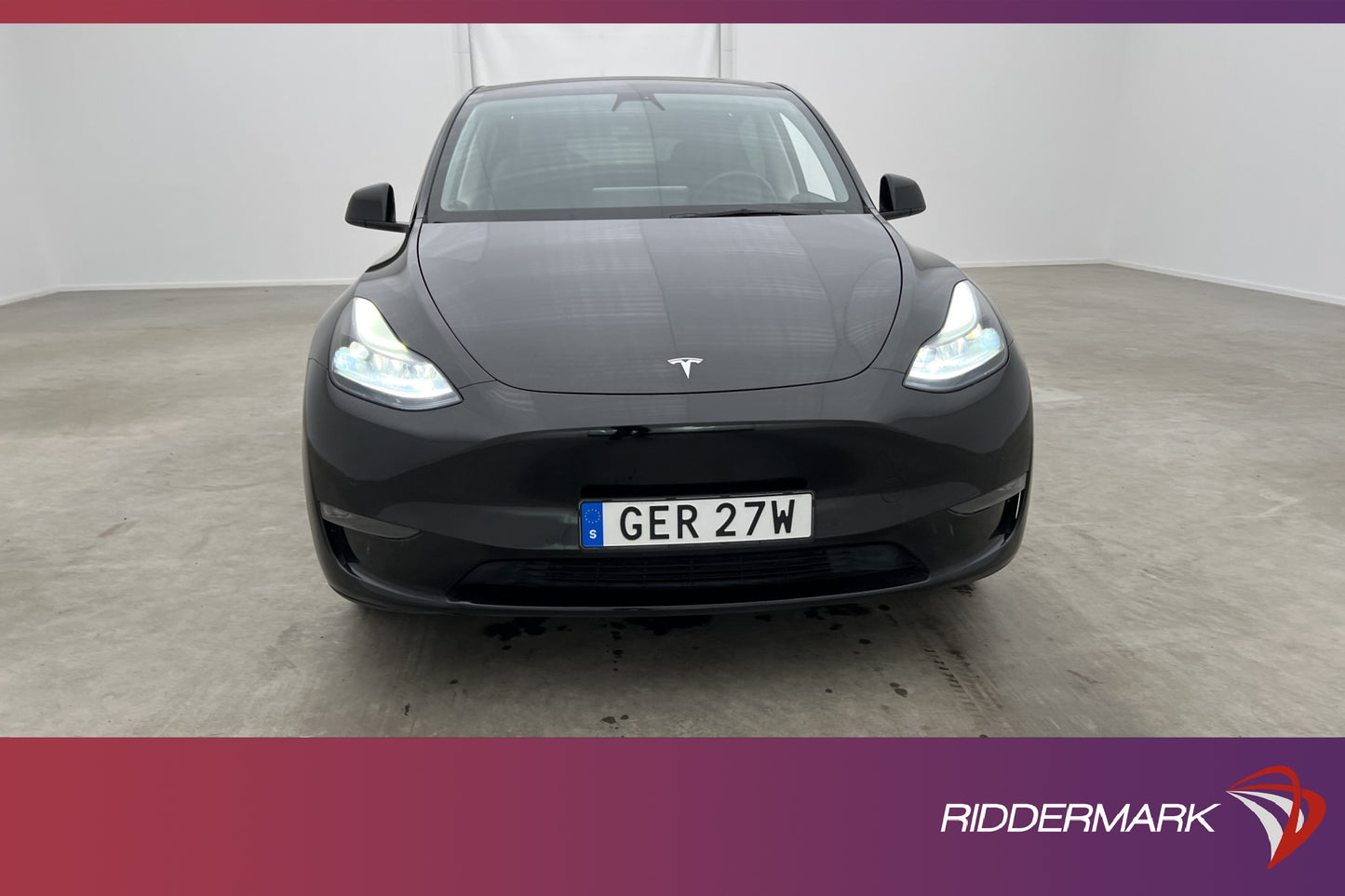 Tesla Model Y Long Range AWD Svensksåld Autopilot