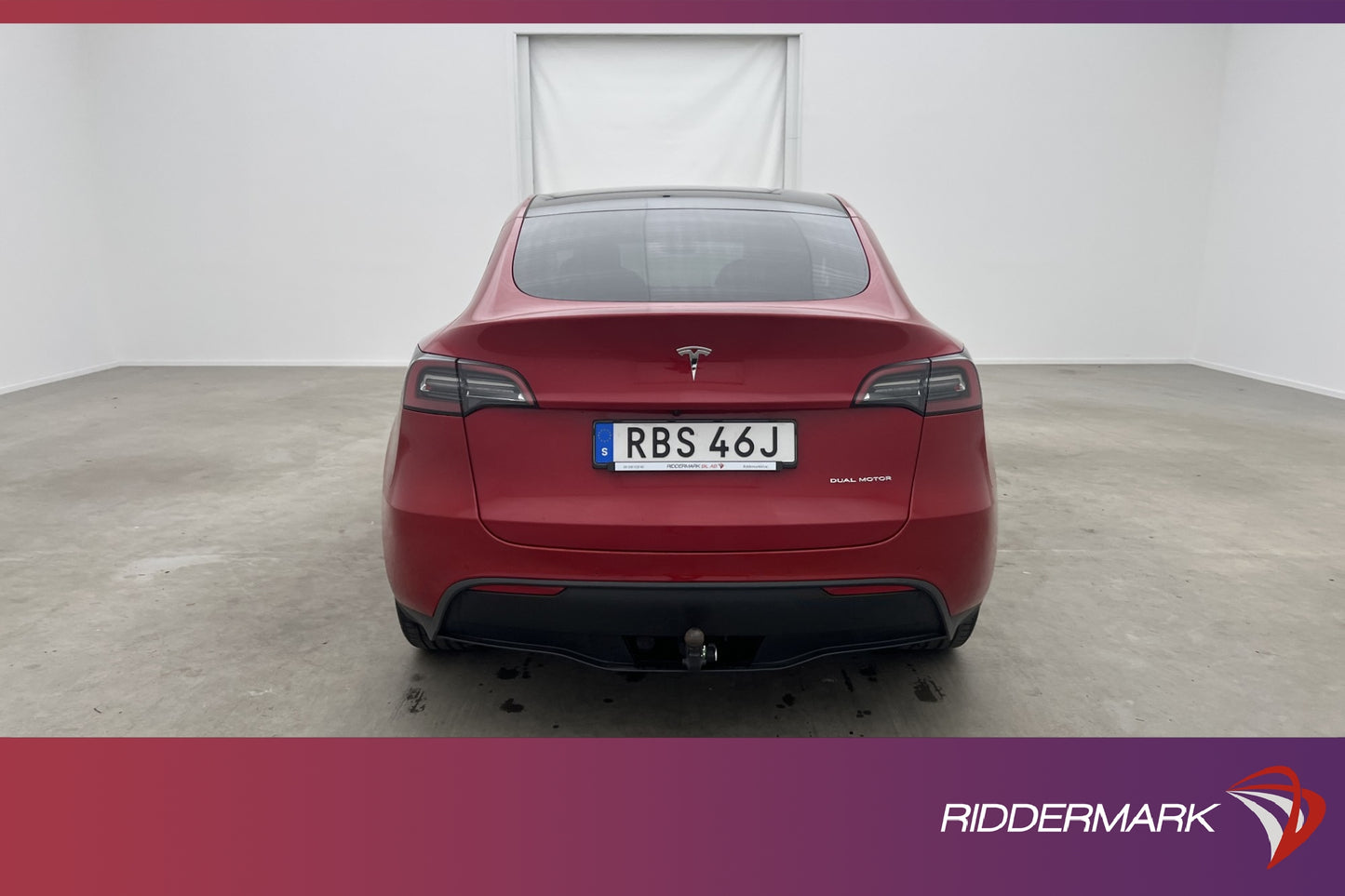 Tesla Model Y Long Range AWD En-bruk Dragkork MOMS Sv.Såld