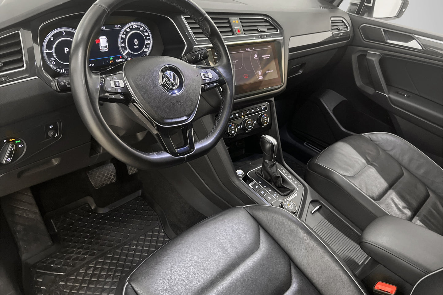 Volkswagen Tiguan Allspace 4M 7-sits Cockpit D-värm Skinn