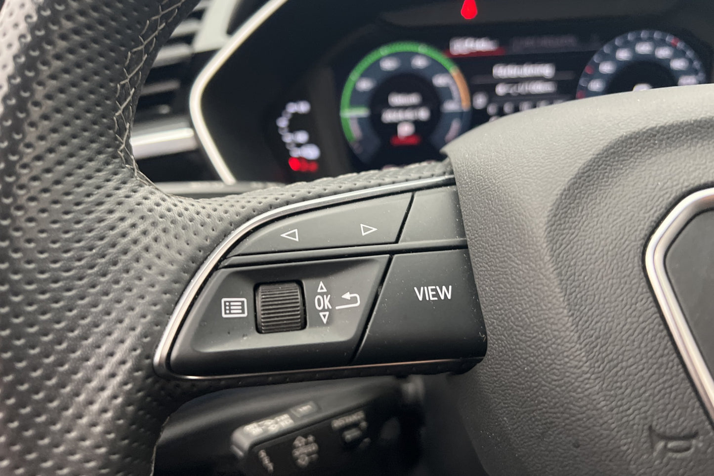 Audi Q3 45 TFSI e S Tronic 245hk S-Line Cockpit Kamera Drag