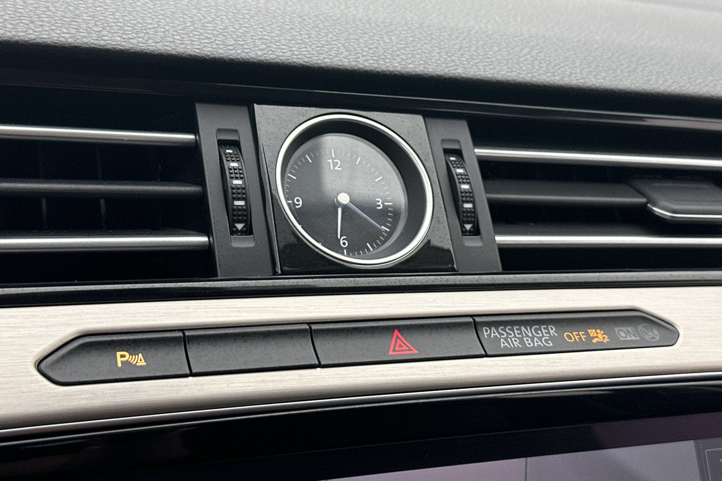 Volkswagen Passat TDI 190hk R-Line Cockpit Värm Kamera Drag